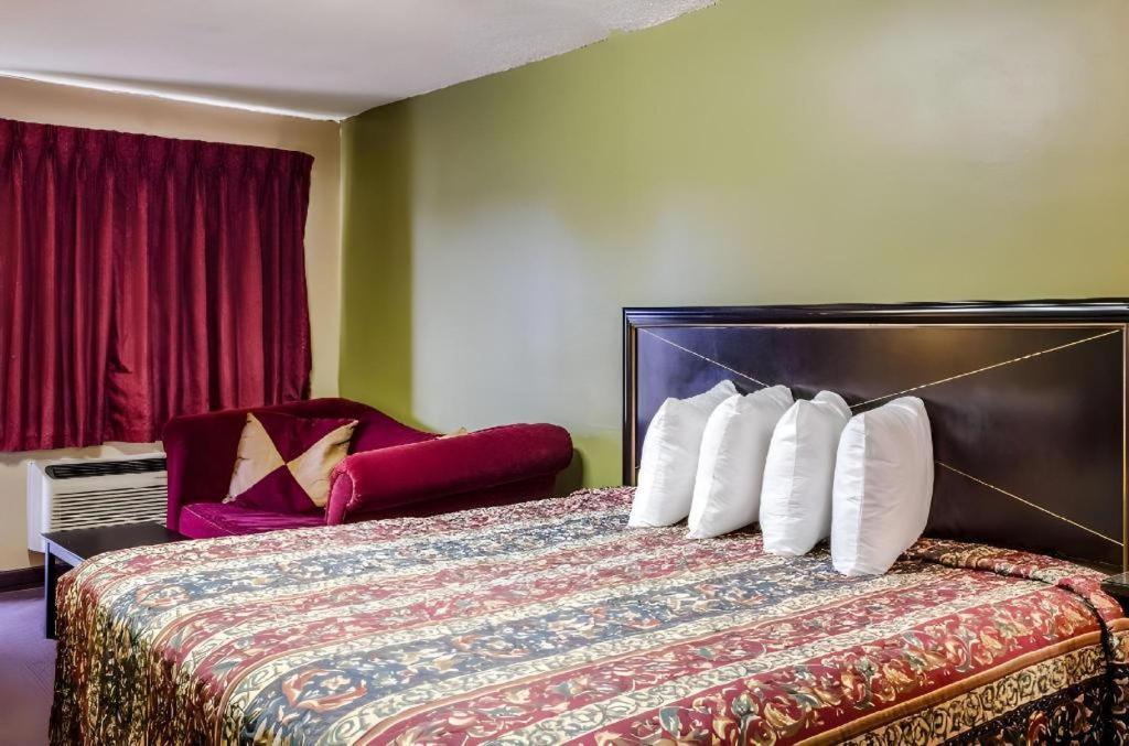 Rodeway Inn Greenville Exterior photo